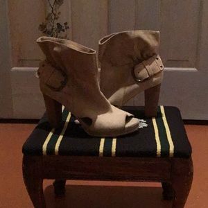 Gianni Bini shortie boots